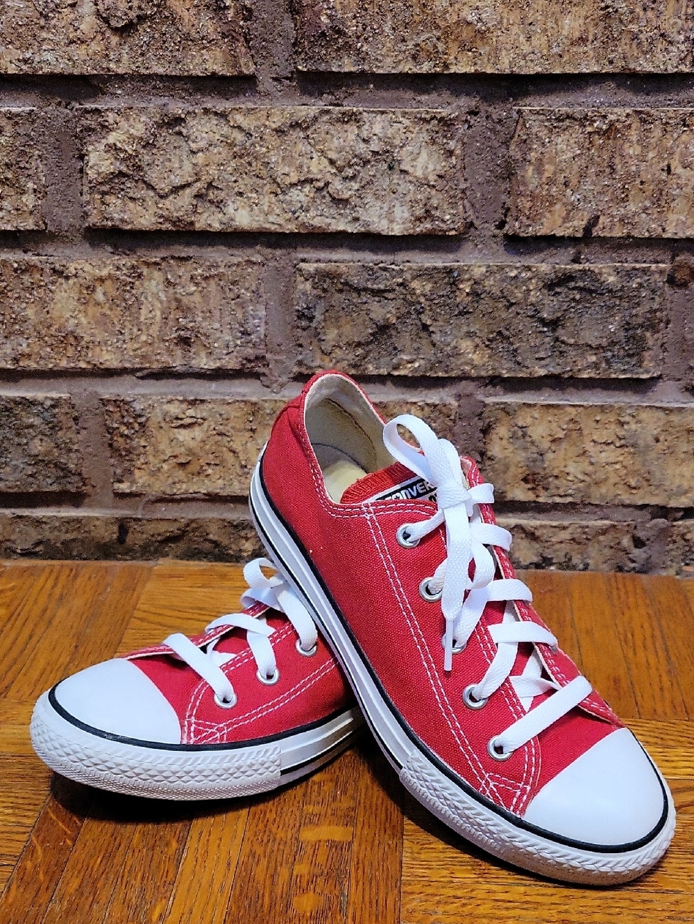Converse Kids Red Low-Top Canvas Sneakers Size 3 Youth
